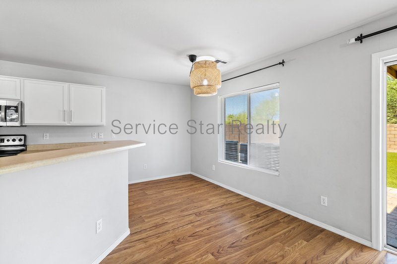 Spacious 4 Bedroom + Loft Home in Buckeye's Desirable Sundance Communi property image
