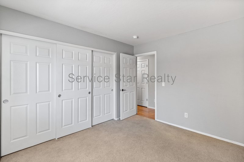 Spacious 4 Bedroom + Loft Home in Buckeye's Desirable Sundance Communi property image