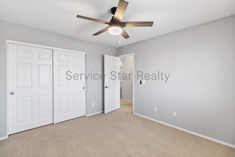Spacious 4 Bedroom + Loft Home in Buckeye's Desirable Sundance Communi property image