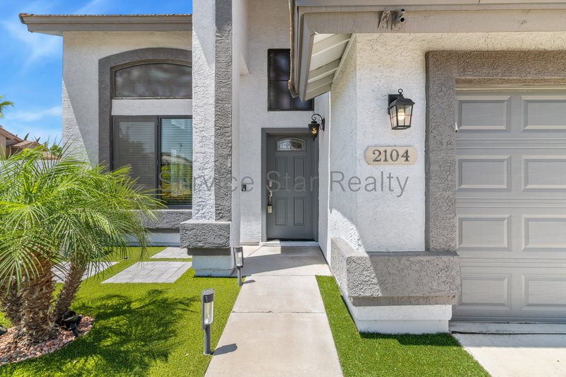 Beautiful 4 Bedroom Home with Private Pool in Desirable North Phoenix property image