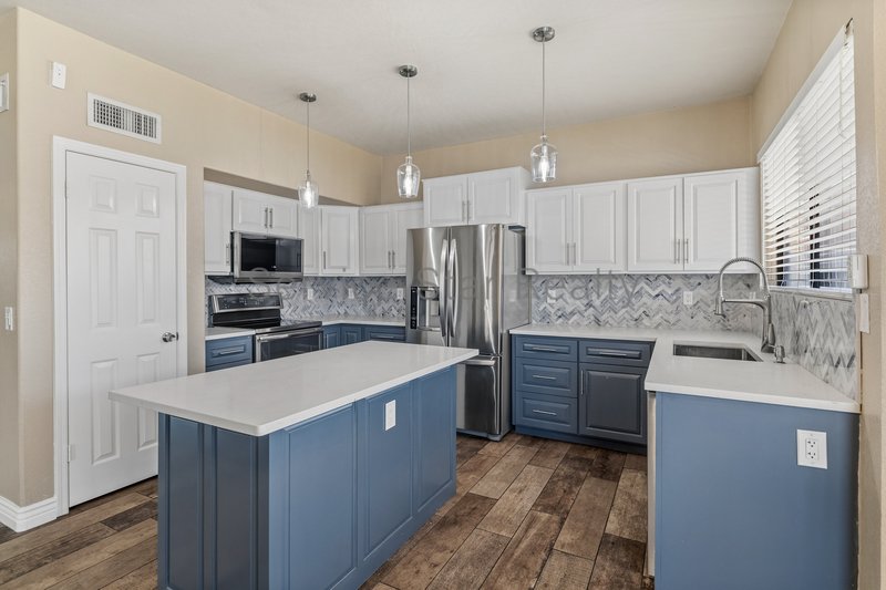 Beautiful 4 Bedroom Home with Private Pool in Desirable North Phoenix property image