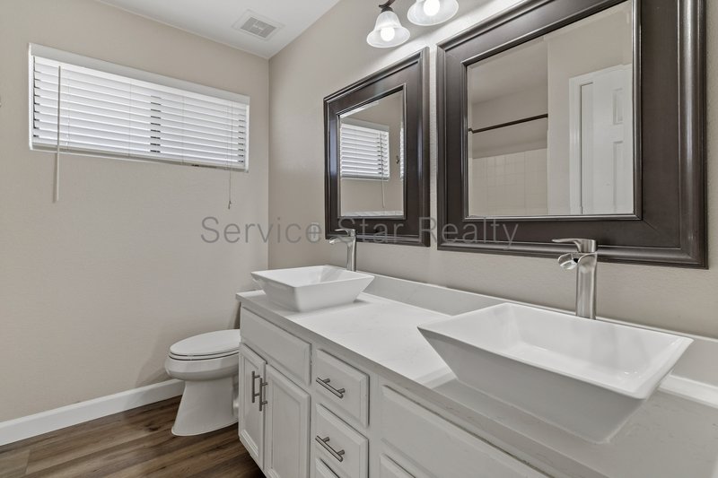 Beautiful 4 Bedroom Home with Private Pool in Desirable North Phoenix property image