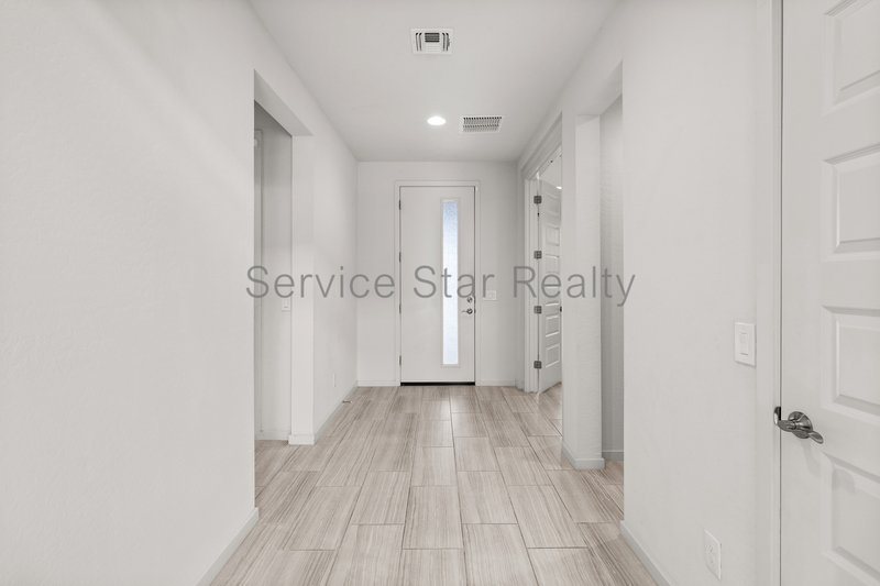Stunning 5-Bed, 4.5 bath Beauty located in Sky Crossing North Phoenix! property image