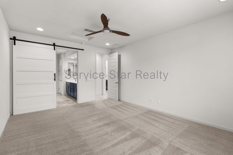 Stunning 5-Bed, 4.5 bath Beauty located in Sky Crossing North Phoenix! property image
