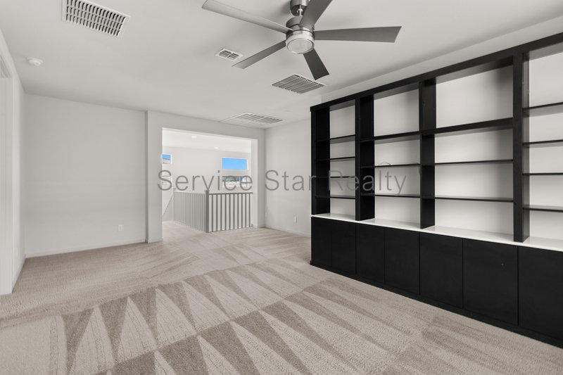 Stunning 5-Bed, 4.5 bath Beauty located in Sky Crossing North Phoenix! property image