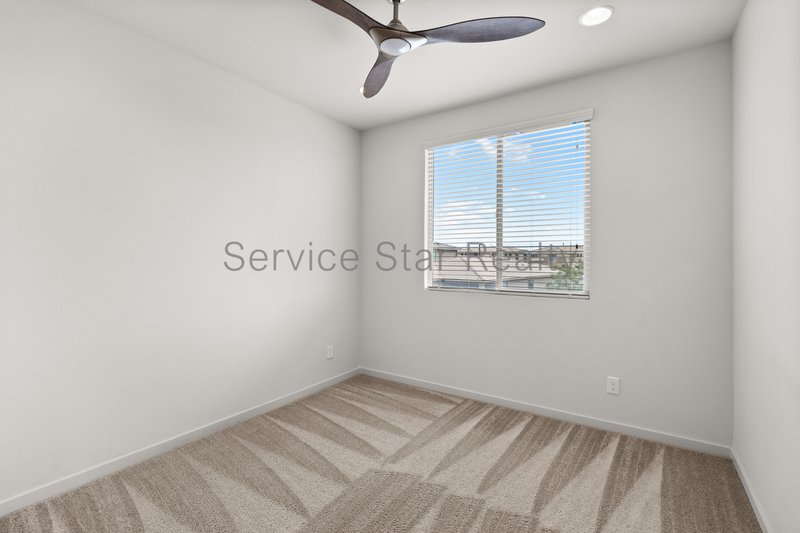 Stunning 5-Bed, 4.5 bath Beauty located in Sky Crossing North Phoenix! property image