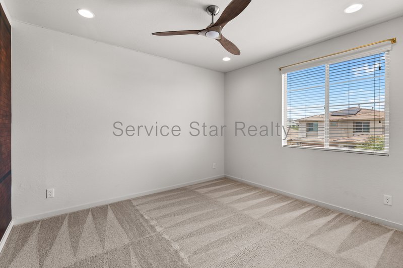 Stunning 5-Bed, 4.5 bath Beauty located in Sky Crossing North Phoenix! property image