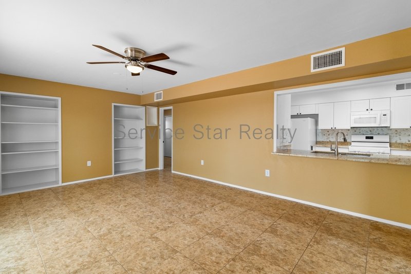 Fantastic Sun City 2+2 home in 55-Plus Community property image