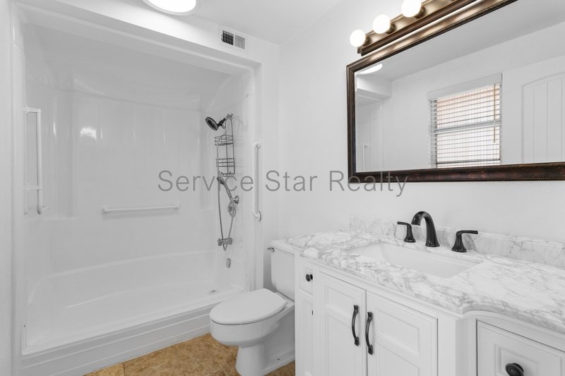 Fantastic Sun City 2+2 home in 55-Plus Community property image