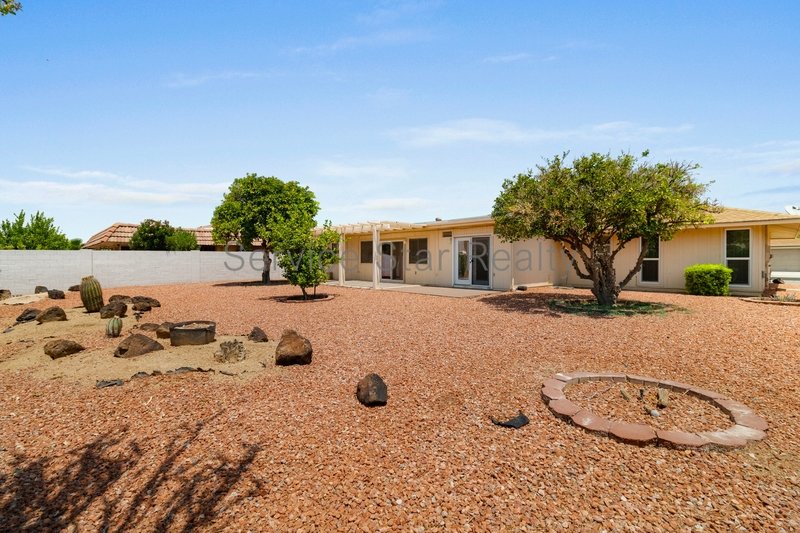 Fantastic Sun City 2+2 home in 55-Plus Community property image