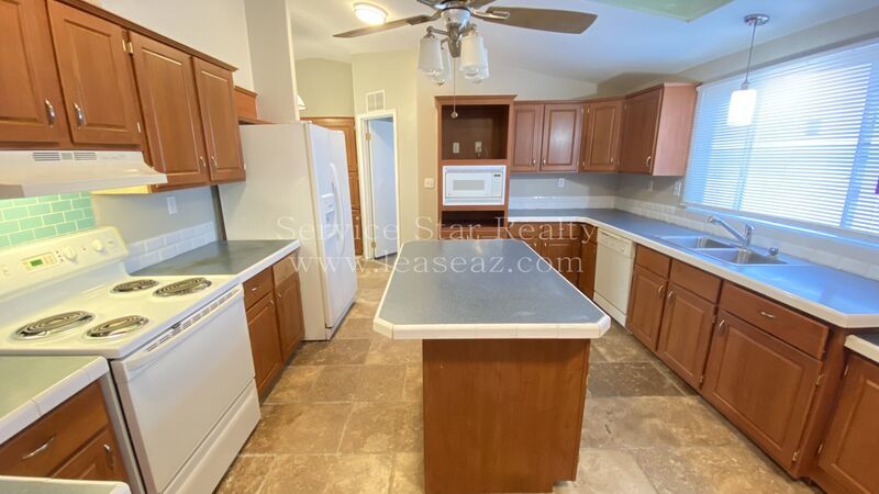 3 Bed/ 2 Bath Country Living! property image