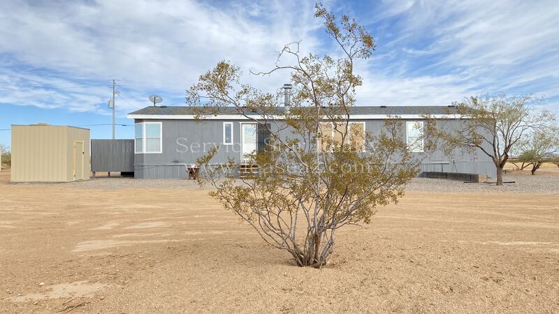 3 Bed/ 2 Bath Country Living! property image