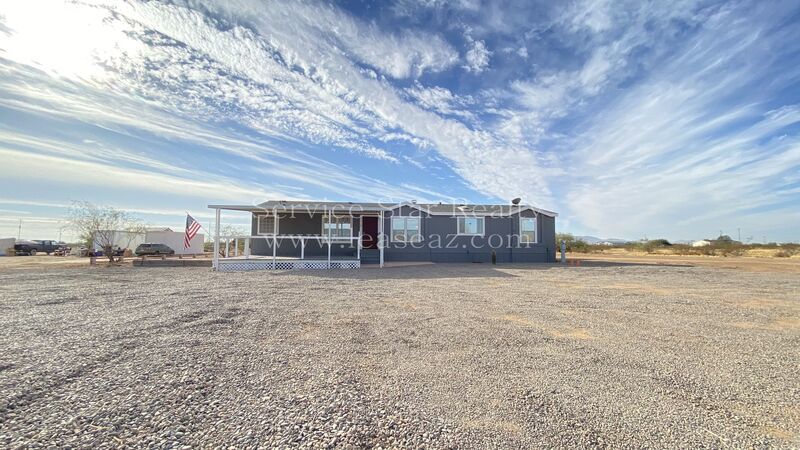 3 Bed/ 2 Bath Country Living! property image