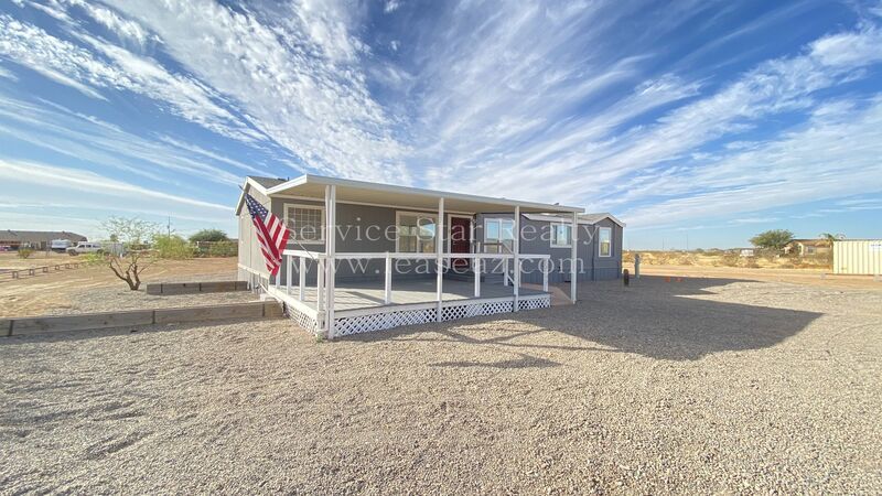 3 Bed/ 2 Bath Country Living! property image
