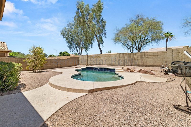 3 bed 2  bath home with Pool property image
