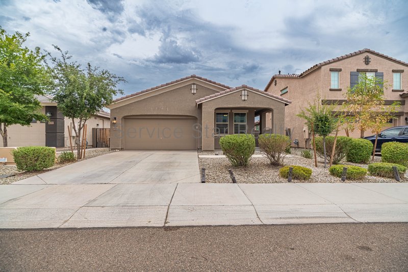 2 WEEKS FREE RENT!!! 3BED/2Bath home in Litchfield Park! property image