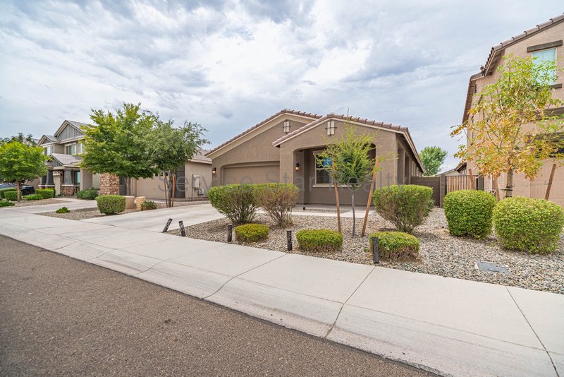 2 WEEKS FREE RENT!!! 3BED/2Bath home in Litchfield Park! property image