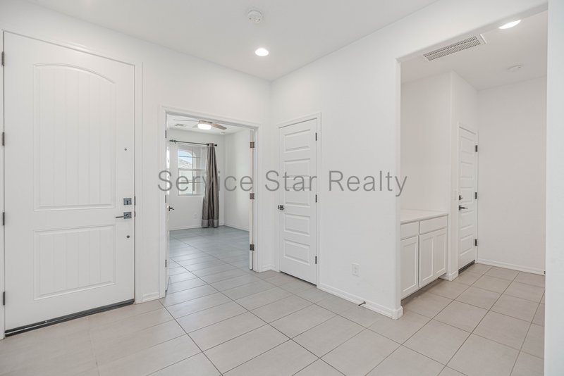 2 WEEKS FREE RENT!!! 3BED/2Bath home in Litchfield Park! property image