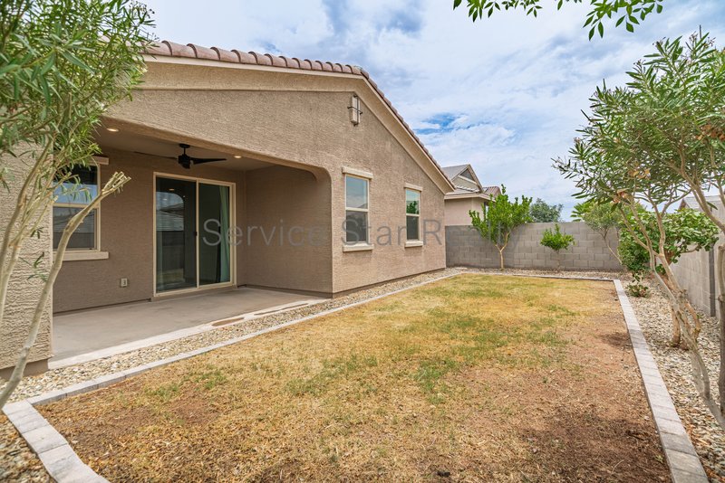 2 WEEKS FREE RENT!!! 3BED/2Bath home in Litchfield Park! property image