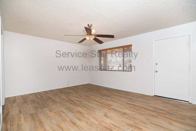 Charming 3 Bedroom 2 Bathroom Home with Huge Backyard! property image