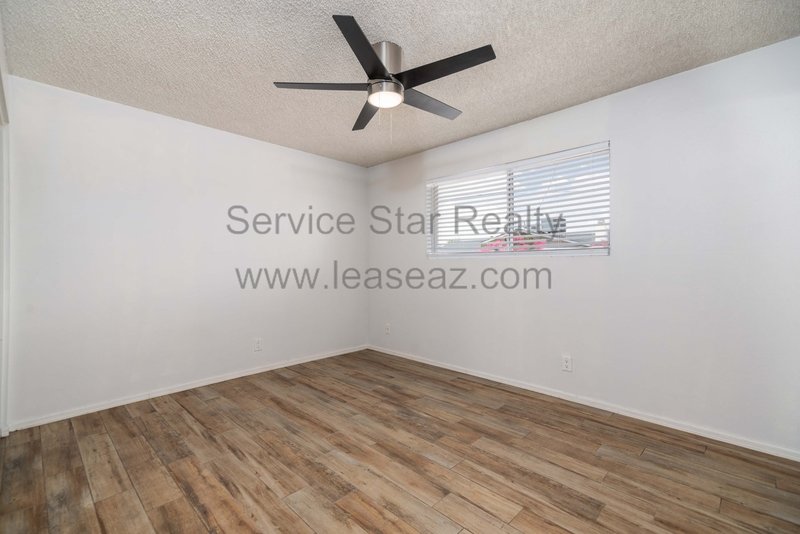 Charming 3 Bedroom 2 Bathroom Home with Huge Backyard! property image