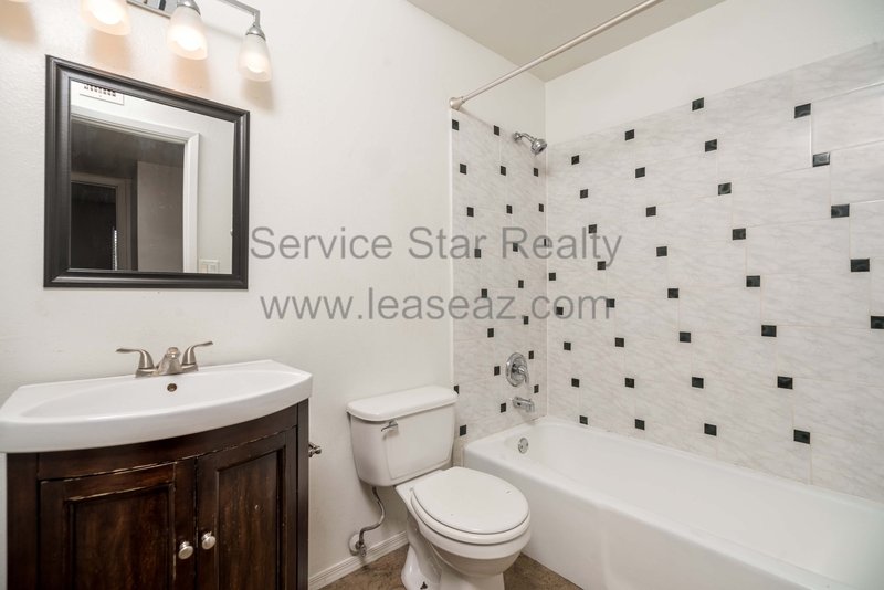 Charming 3 Bedroom 2 Bathroom Home with Huge Backyard! property image