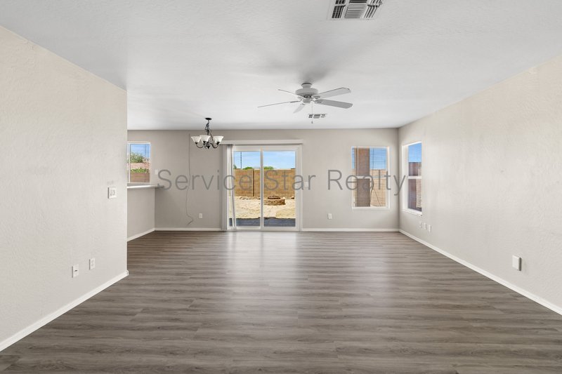 4 BD Home in El Mirage for Rent! property image
