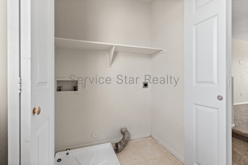 4 BD Home in El Mirage for Rent! property image