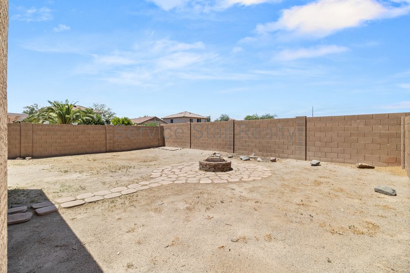 4 BD Home in El Mirage for Rent! property image