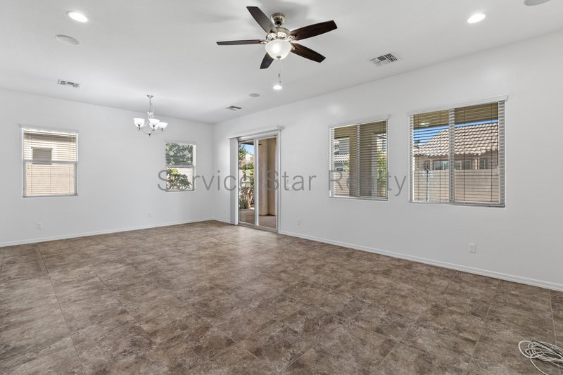 4123 E Zion Pl property image