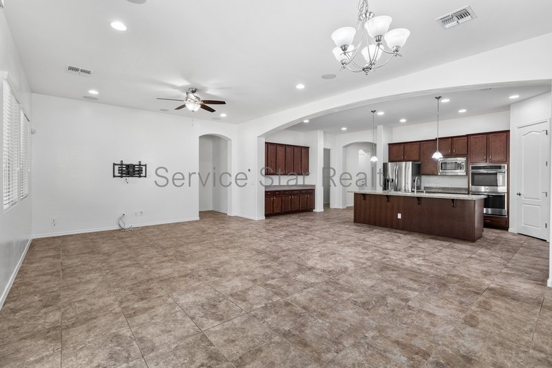 4123 E Zion Pl property image