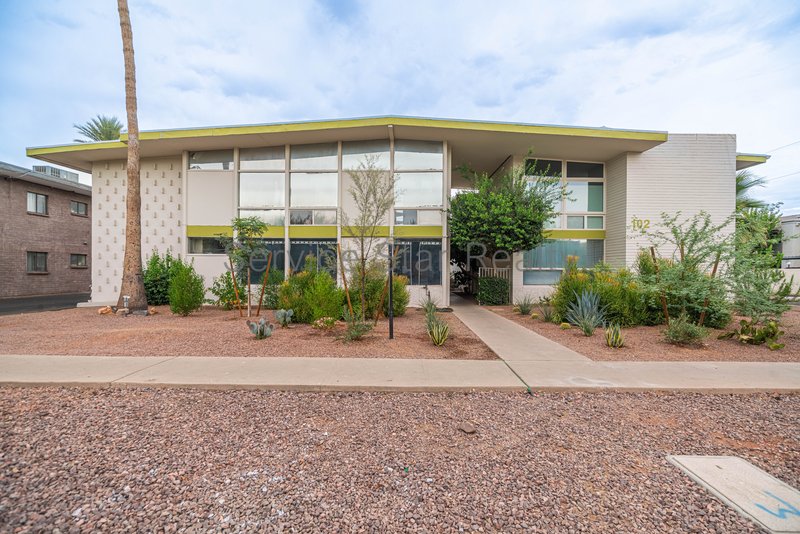 2BD Upstairs Condo - Rare Mid Century Gem! property image