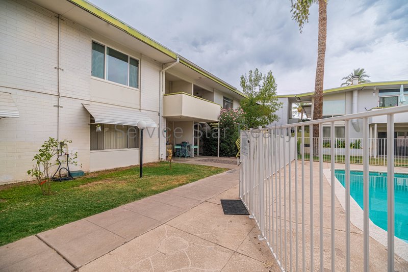 2BD Upstairs Condo - Rare Mid Century Gem! property image