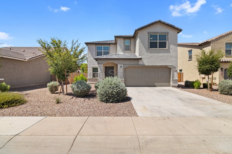 Spacious 5 Bed Home in Mission Royale! property image