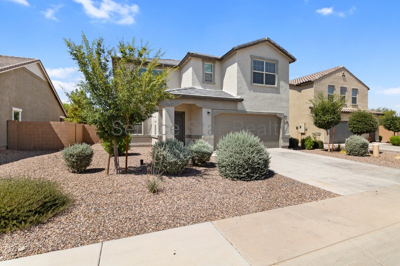 Spacious 5 Bed Home in Mission Royale! property image
