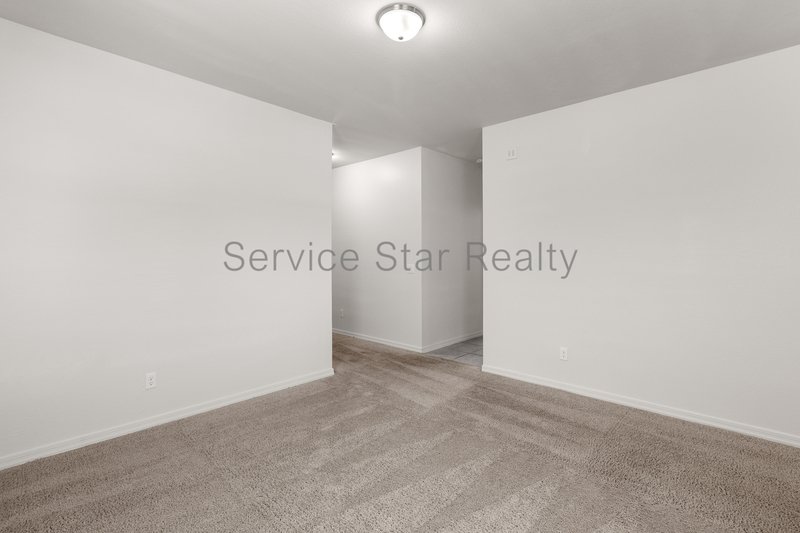 Spacious 5 Bed Home in Mission Royale! property image
