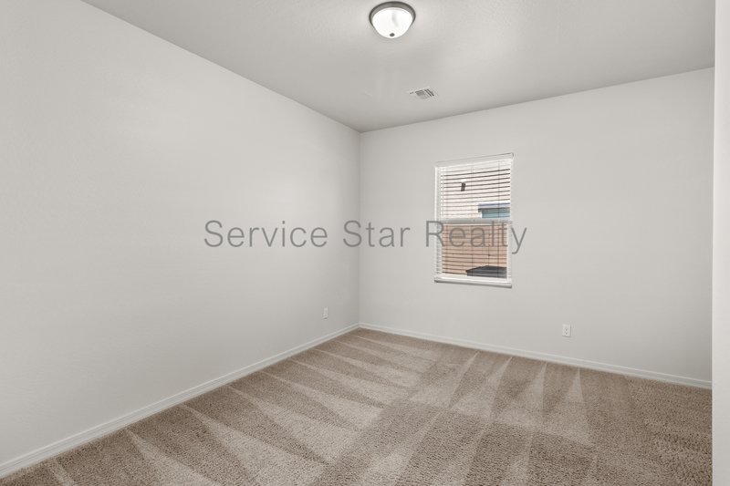 Spacious 5 Bed Home in Mission Royale! property image