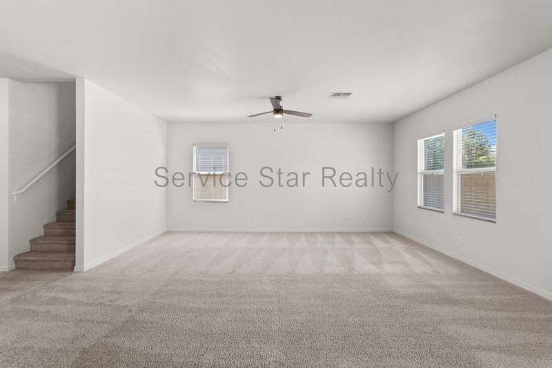 Spacious 5 Bed Home in Mission Royale! property image