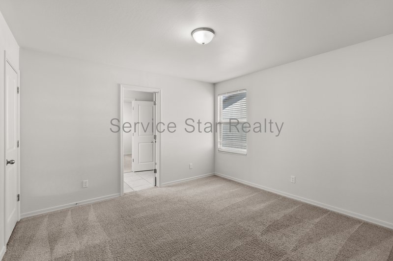 Spacious 5 Bed Home in Mission Royale! property image