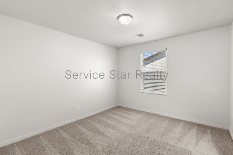 Spacious 5 Bed Home in Mission Royale! property image