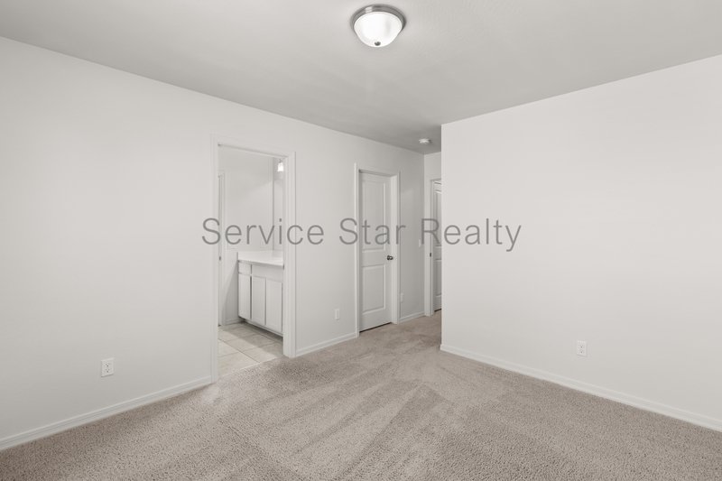 Spacious 5 Bed Home in Mission Royale! property image