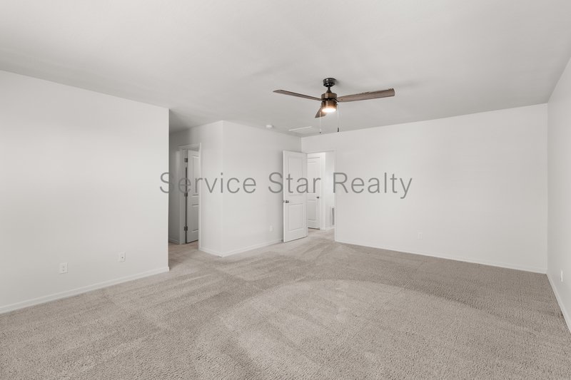 Spacious 5 Bed Home in Mission Royale! property image