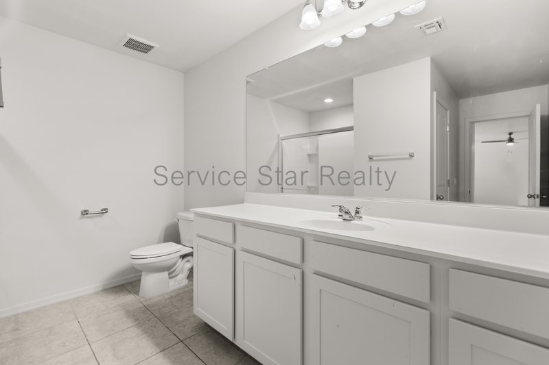 Spacious 5 Bed Home in Mission Royale! property image