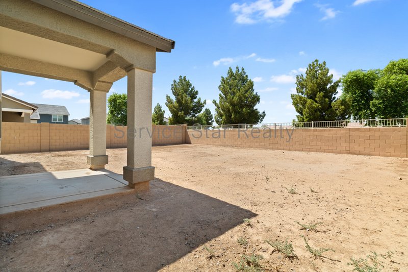 Spacious 5 Bed Home in Mission Royale! property image