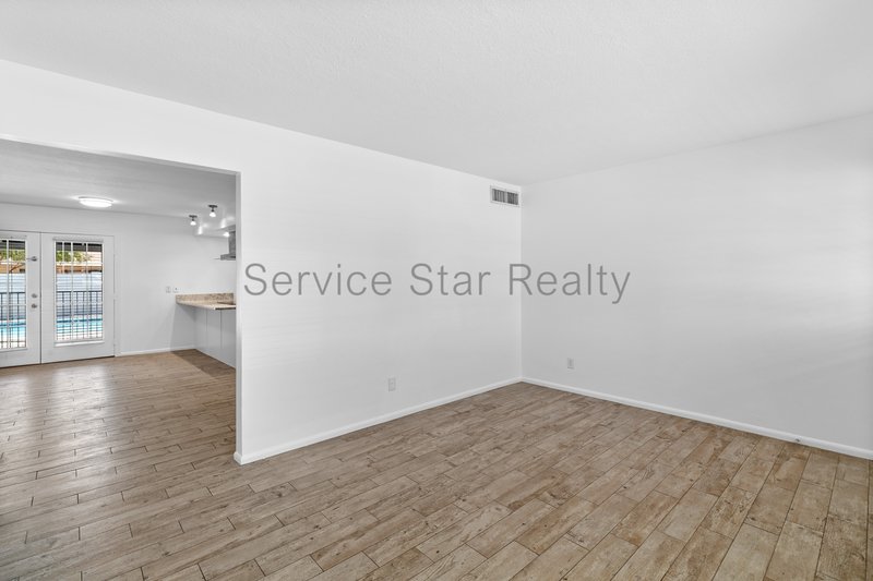 Awesome TEMPE 5bd/2ba home with Fireplace & POOL! property image