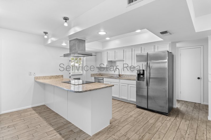 Awesome TEMPE 5bd/2ba home with Fireplace & POOL! property image