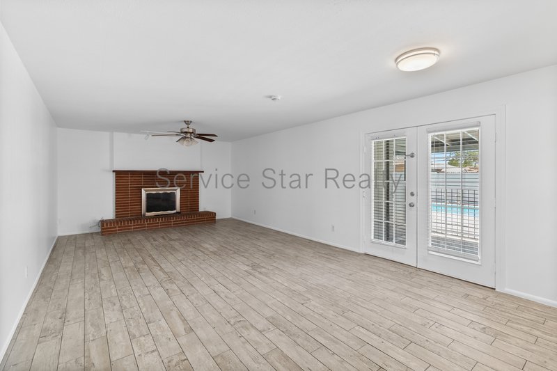 Awesome TEMPE 5bd/2ba home with Fireplace & POOL! property image