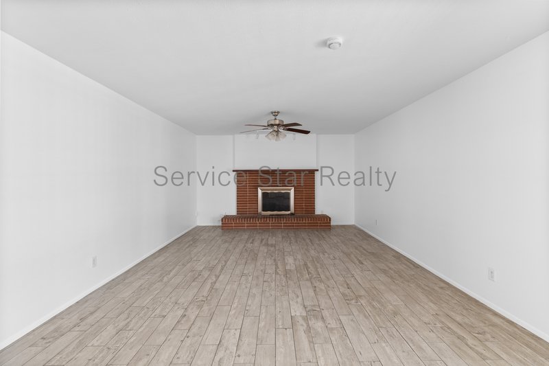 Awesome TEMPE 5bd/2ba home with Fireplace & POOL! property image