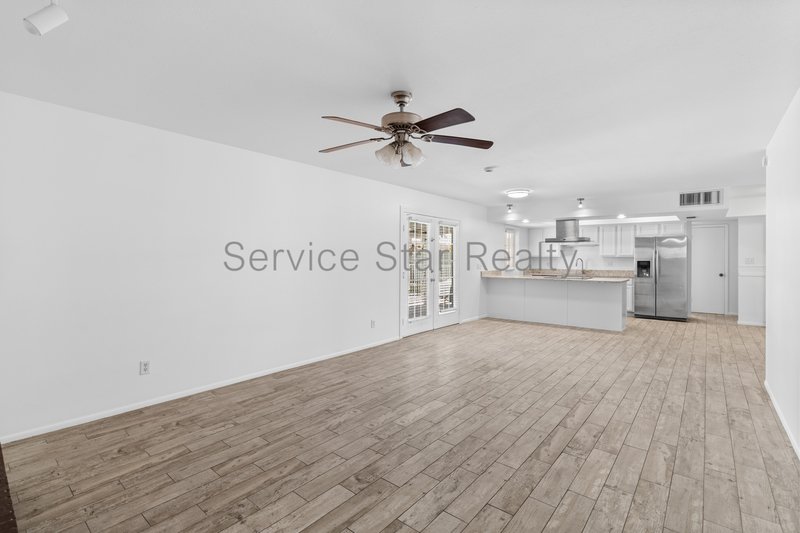 Awesome TEMPE 5bd/2ba home with Fireplace & POOL! property image