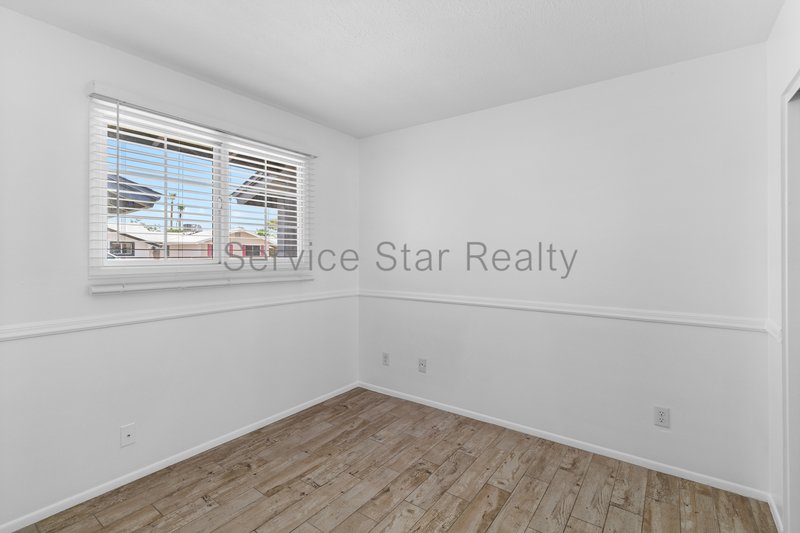 Awesome TEMPE 5bd/2ba home with Fireplace & POOL! property image